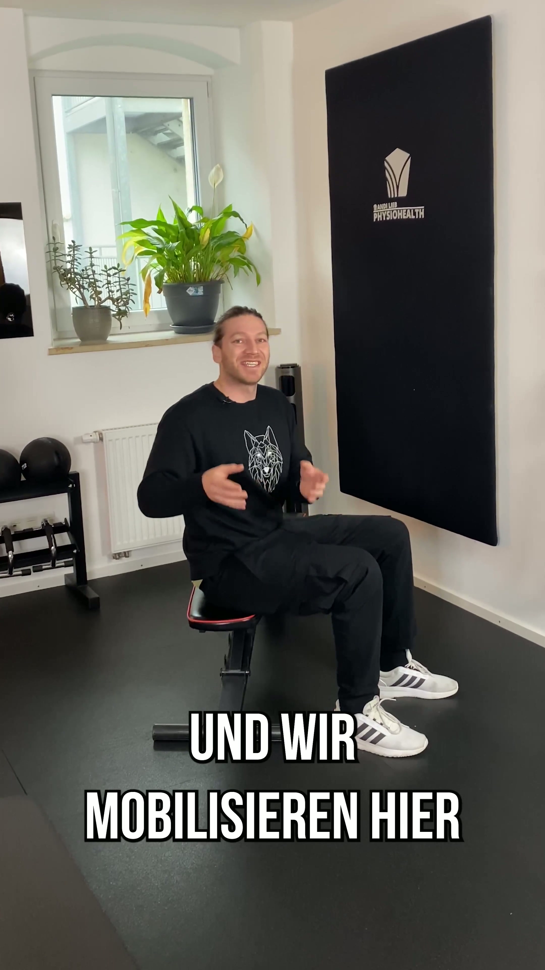 Mobilisation des unteren Rückens im Sitzen